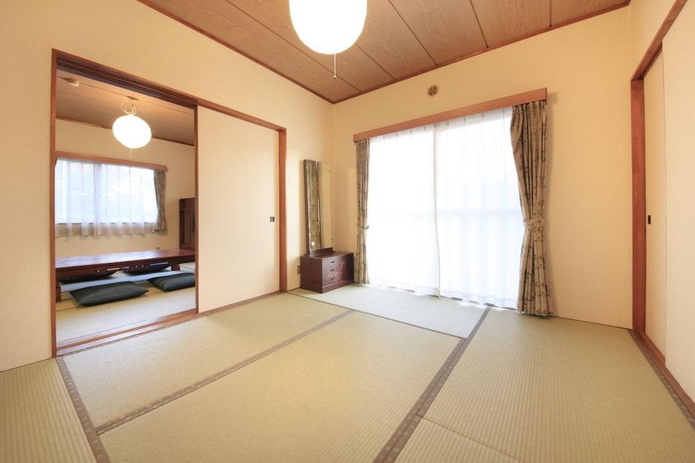ホテル 伊豆 一碧湖 レイクサイド テラス 伊東市 エクステリア 写真